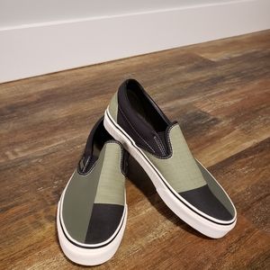 Army green color block slip.on sneakers